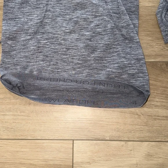 lululemon Swiftly Tech Long Sleeve Crew designed for running and training size 4 - Picture 5 of 6